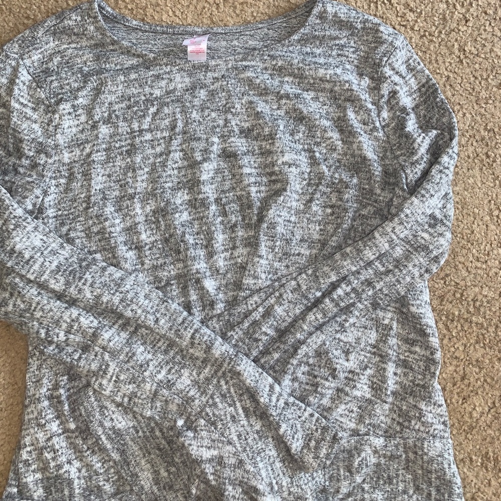 Grey sweater/long sleeve